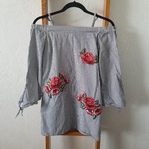 Romeo & Juliet Off the Shoulder Long Sleeve Top S